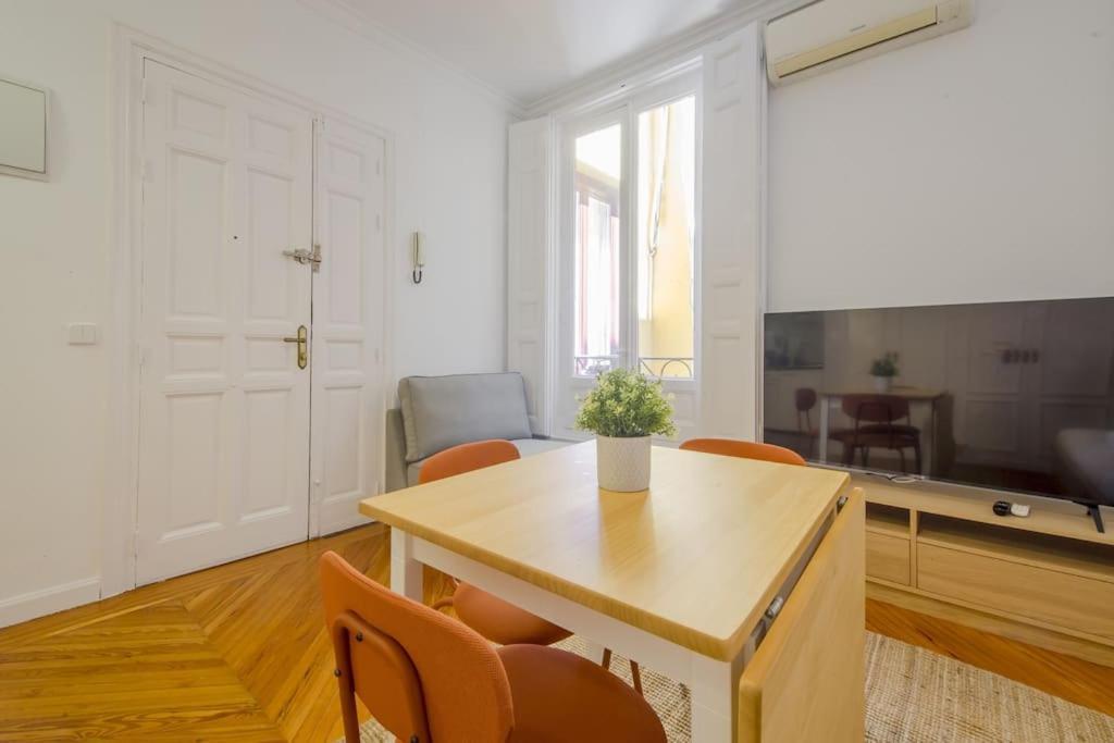 Petite E Chic Loft Para 3 En El Corazon De מדריד מראה חיצוני תמונה