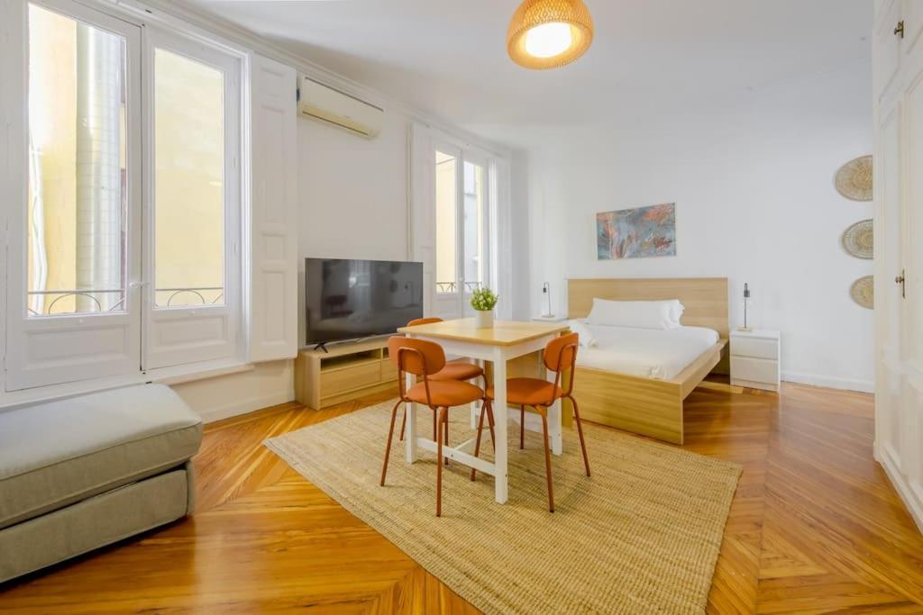 Petite E Chic Loft Para 3 En El Corazon De מדריד מראה חיצוני תמונה