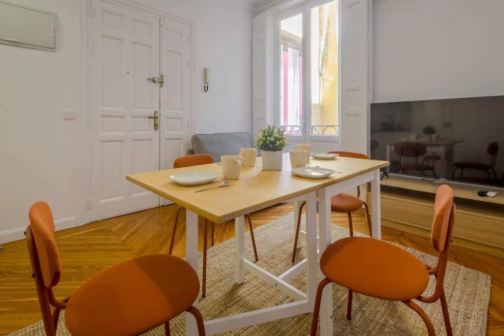 Petite E Chic Loft Para 3 En El Corazon De מדריד מראה חיצוני תמונה