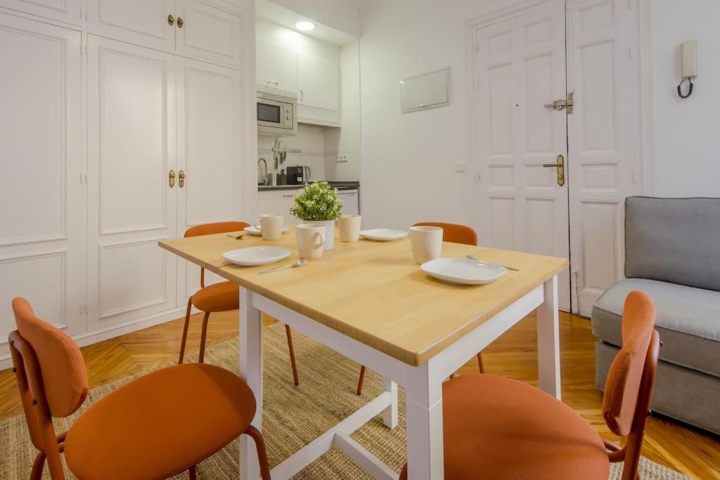 Petite E Chic Loft Para 3 En El Corazon De מדריד מראה חיצוני תמונה